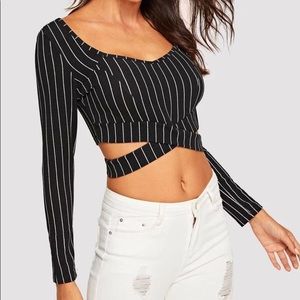 ⭐️ NWOT Black/white striped crop top